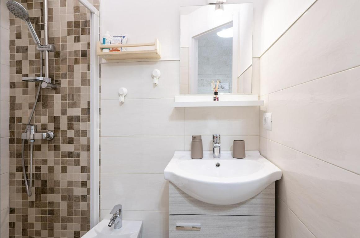 Chiarina Rooms 2 Polignano a Mare Bagian luar foto